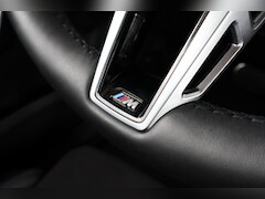 BMW iX1 - eDrive20 67 kWh M Sport Edition / Sportpakket Pro / 19'' LM / Stoelverwarming Voor / Achte