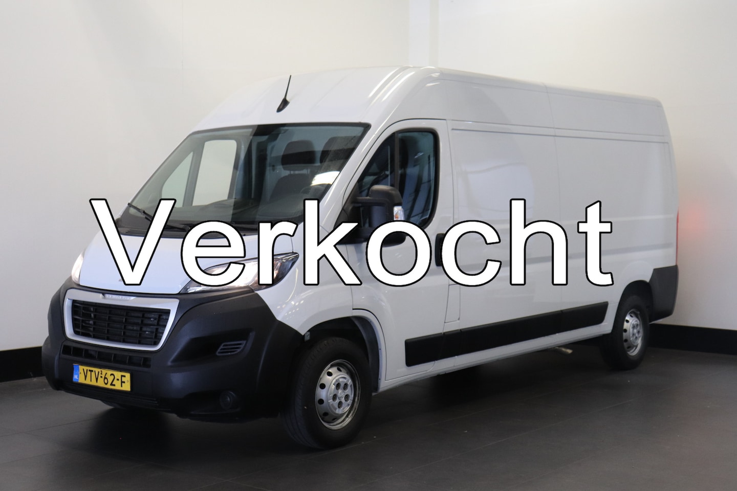 Peugeot Boxer - 2.2 BlueHDi L3H2 140PK EURO 6 - Airco - Cruise - PDC - € 16.950,- Excl. - AutoWereld.nl
