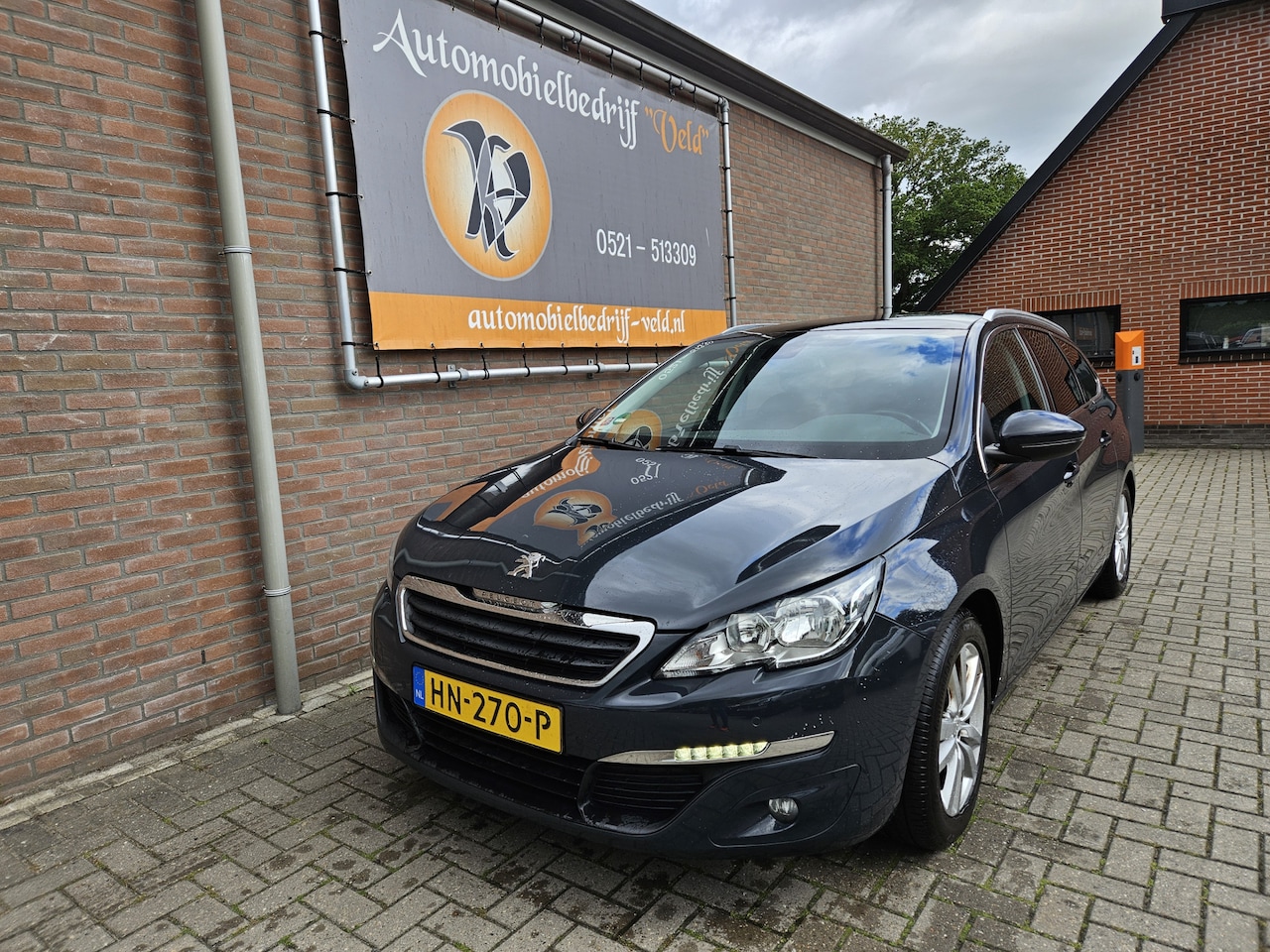Peugeot 308 SW - 1.2 PureTech Blue Lease Executive 1.2 PureTech Blue Lease Executive - AutoWereld.nl
