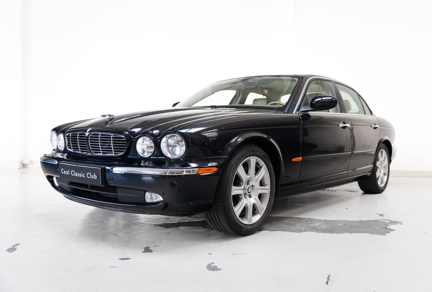 Jaguar XJ - 3.5 V8 - Low Mileage - R Design - - AutoWereld.nl