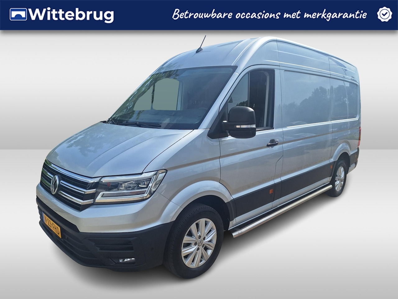 Volkswagen Crafter - 35 2.0 TDI L3H3 Exclusive LED / Trekhaak / Camera - AutoWereld.nl