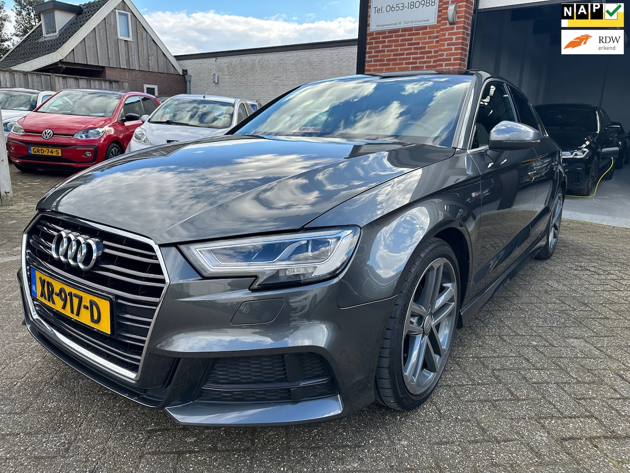 Audi A3 Limousine - 30 TFSI Sport 3x S Line Edition AUTOMAAT-PANORAMADAK-CRUISE-CLIMA-NAVI - AutoWereld.nl