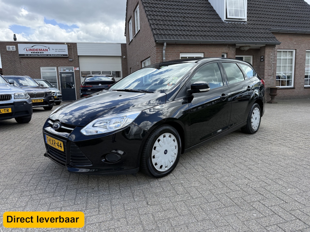 Ford Focus Wagon - 1.6 TDCI Navigatie Airco Cruisecontr. APK 2027 - AutoWereld.nl