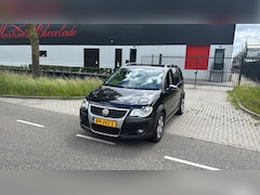Volkswagen Touran Cross - 2.0 TDI Highline 7 PERSOONS AUTOMAAT CLIMA ZWART 2009