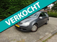 Volkswagen Golf - 1.6 FSI Trendline