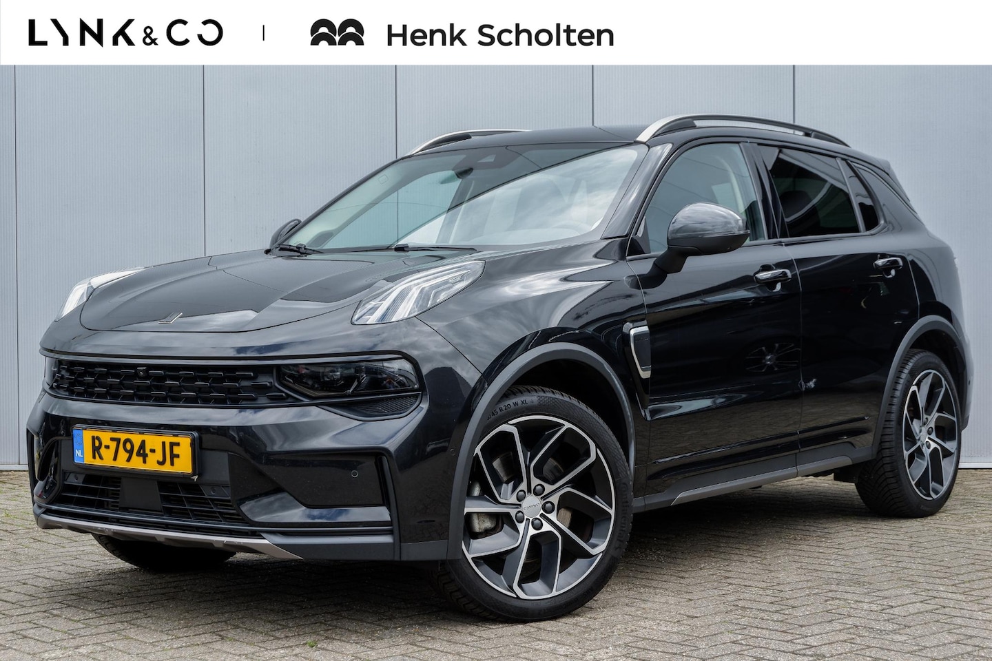 Lynk & Co 01 - | Black Edition | All-season banden | Panoramadak | Camera | Elektrische bestuurdersstoel - AutoWereld.nl