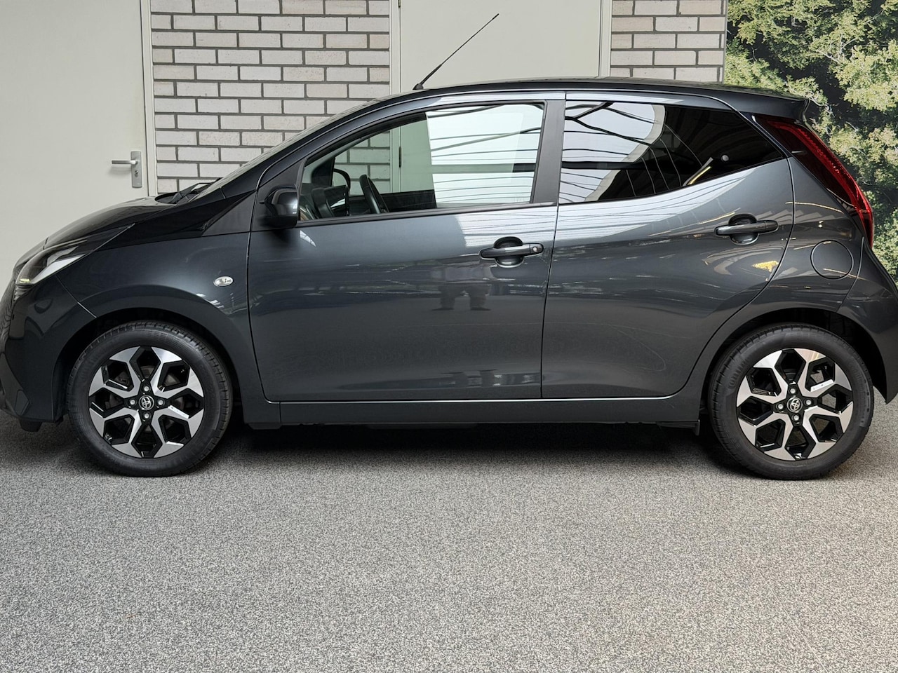 Toyota Aygo - 1.0 VVT-i x-joy 1.0 VVT-i x-joy - AutoWereld.nl