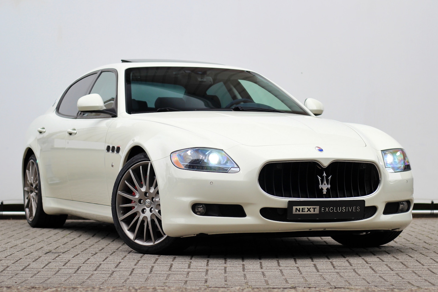 Maserati Quattroporte - 4.7 Sport GT S | blauw alcantara | BTW | Uniek - AutoWereld.nl