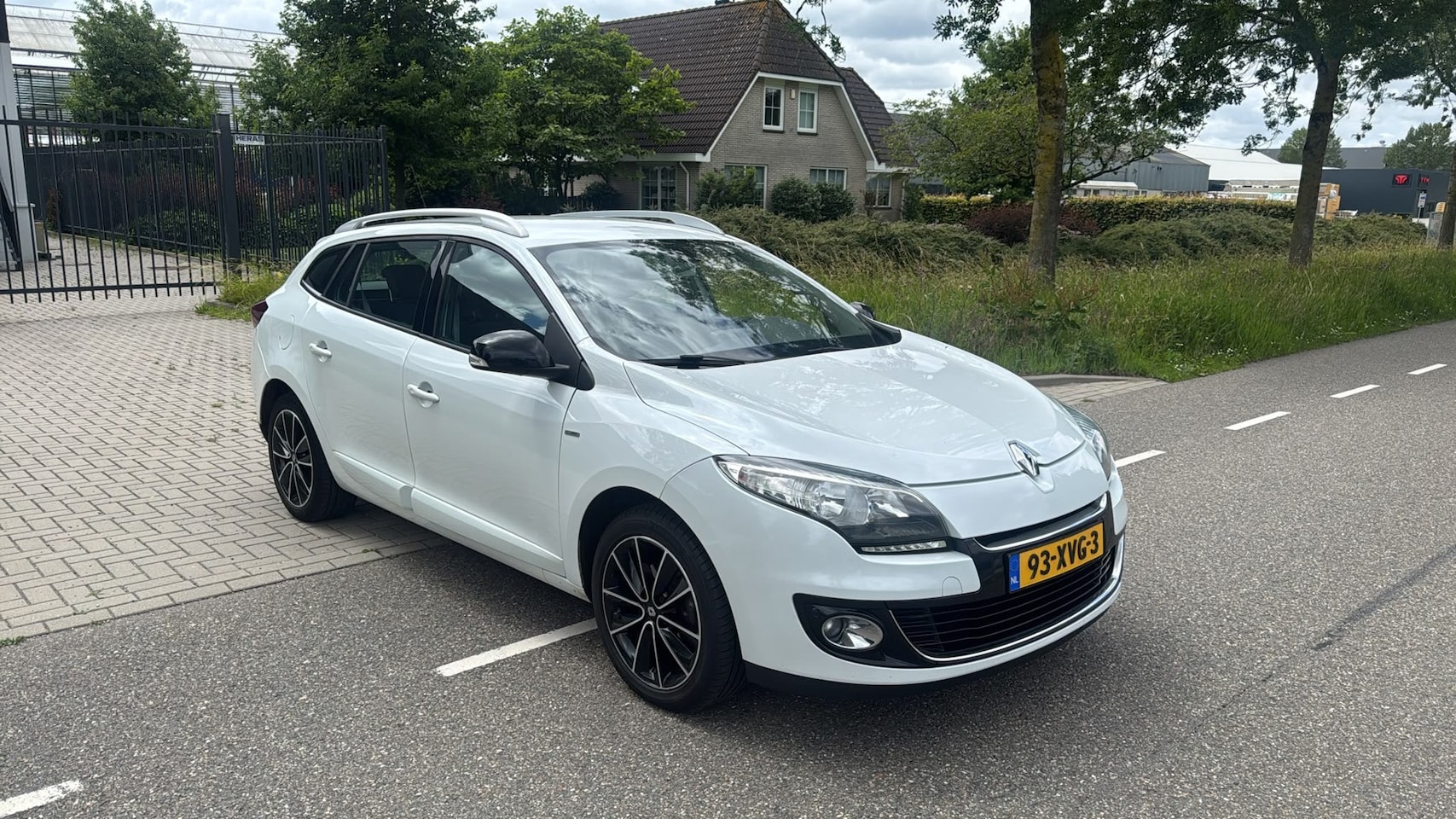 Renault Mégane Estate - 1.5 dCi Bose CLIMA WIT 2012 - AutoWereld.nl