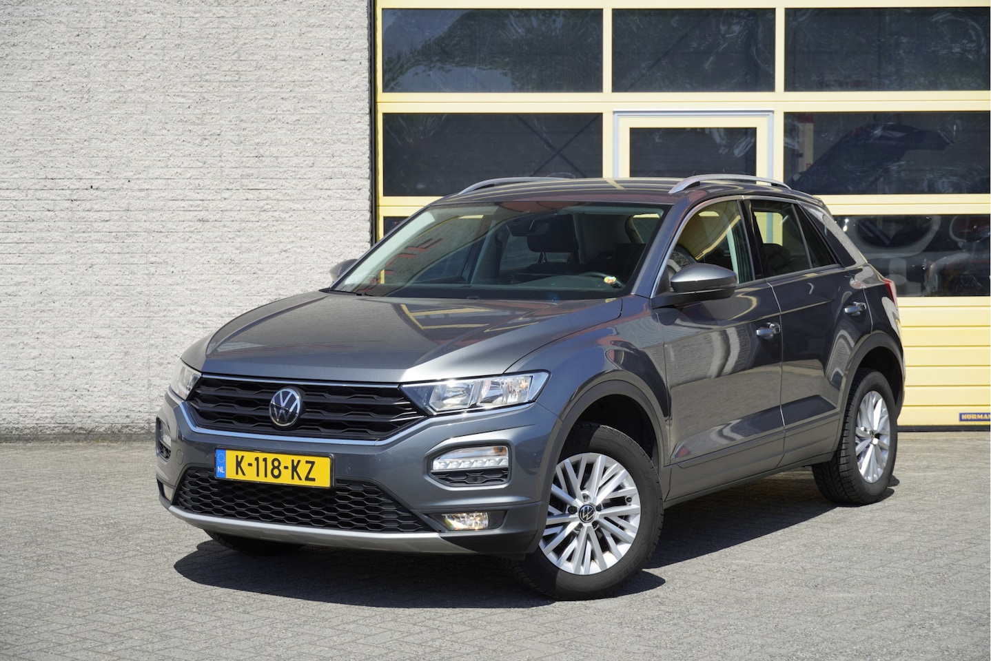 Volkswagen T-Roc - 1.0 TSI Style BJ2021 Lmv 16" | Led | Pdc | Achteruitrijcamera | App-Connect | Virtual cock - AutoWereld.nl