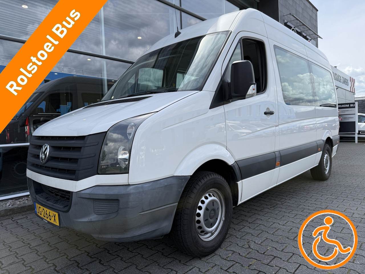 Volkswagen Crafter - L2H2 Rolstoelbus / Personenbus 35 2.0 TDI BM (Nette en goed onderhouden bus met klapstoele - AutoWereld.nl