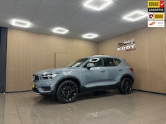 Volvo XC40 - 2.0 T4 Momentum Pro * Trekhaak / Harman/Kardon / NL auto / Dealer onderhouden