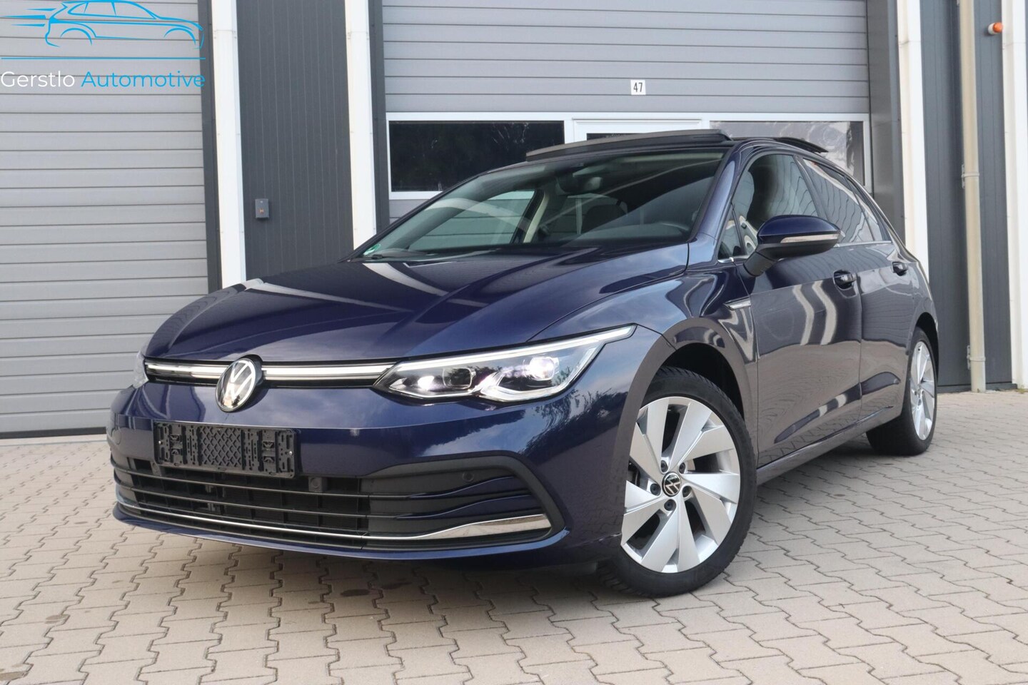 Volkswagen Golf - 1.5 eTSI Pano Camera ACC Winterpakket - AutoWereld.nl