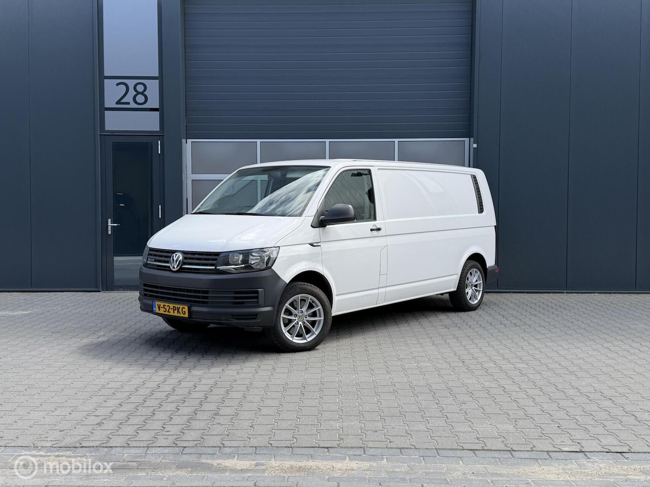 Volkswagen Transporter - 2.0 TSI Benzine! L2 Automaat 4Motion - AutoWereld.nl