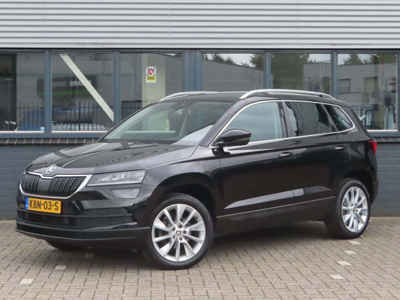 Skoda Karoq - 1.5 TSI ACT Style DSG | sportstoelen | groot nav | voorruitverwarming | stoelverwarming | - AutoWereld.nl