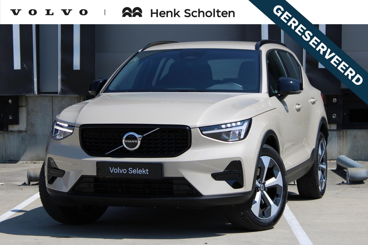 Volvo XC40 - B4 Plus Dark | Trekhaak | Verwarmbare voorstoelen en stuurwiel | Premium audio by Harman K - AutoWereld.nl