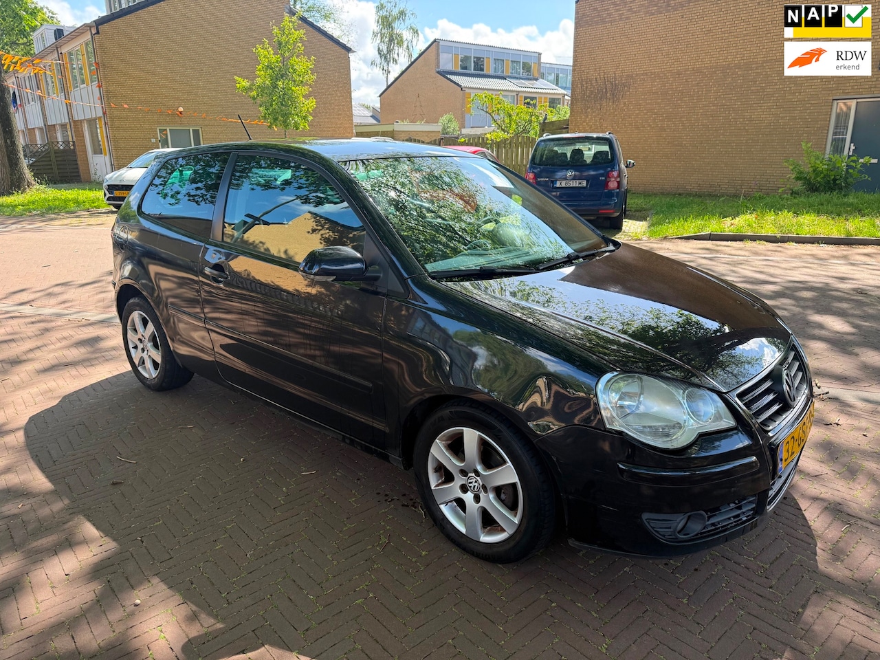 Volkswagen Polo - AUTOMAAT / Airco / Parkeersensoren / Cruise control - AutoWereld.nl