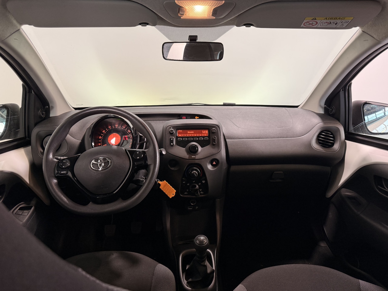 Toyota Aygo - 1.0 VVT-i x-fun | Airco | Bluetooth | - AutoWereld.nl