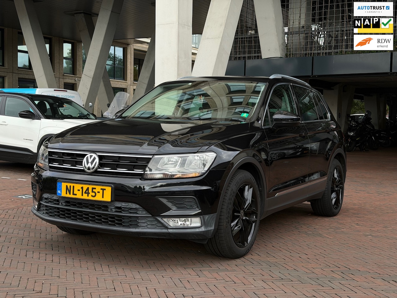 Volkswagen Tiguan - 1.4 TSI Comfortline Dealer Onderhouden Zeer Nette Staat Pano Cruise PDC Carplay - AutoWereld.nl