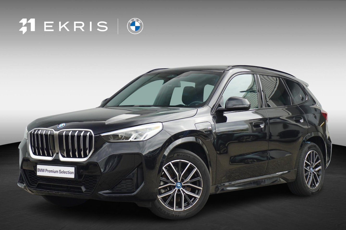 BMW X1 - xDrive25e | M Sportpakket | Panoramadak | Trekhaak |  Adaptief onderstel - AutoWereld.nl