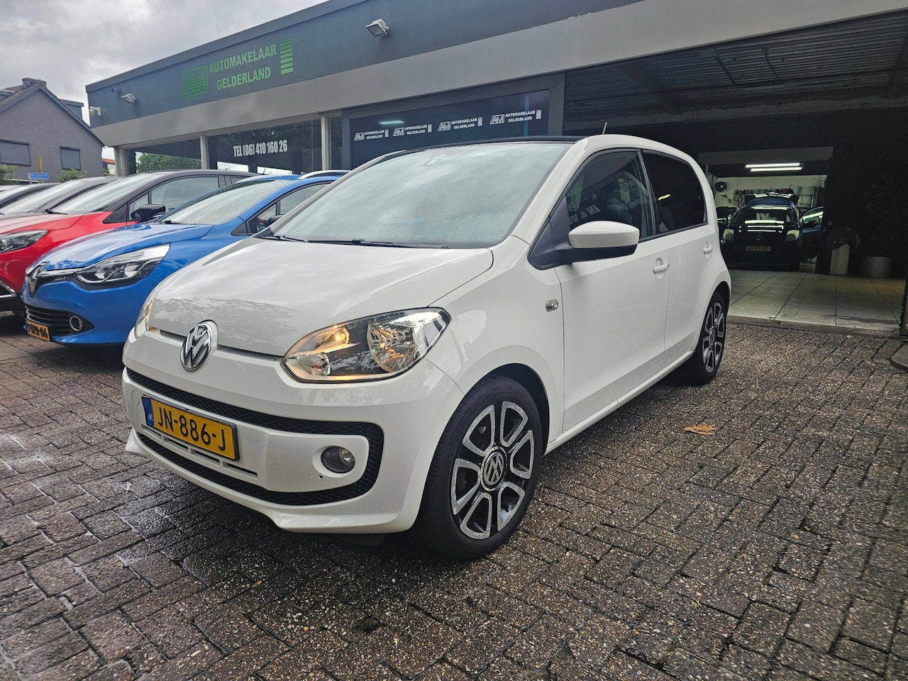 Volkswagen Up! - 1.0 high up! BlueMotion | 2E EIGENAAR | 12MND GARANTIE | PANO | CRUISE | LMV | AIRCO | - AutoWereld.nl