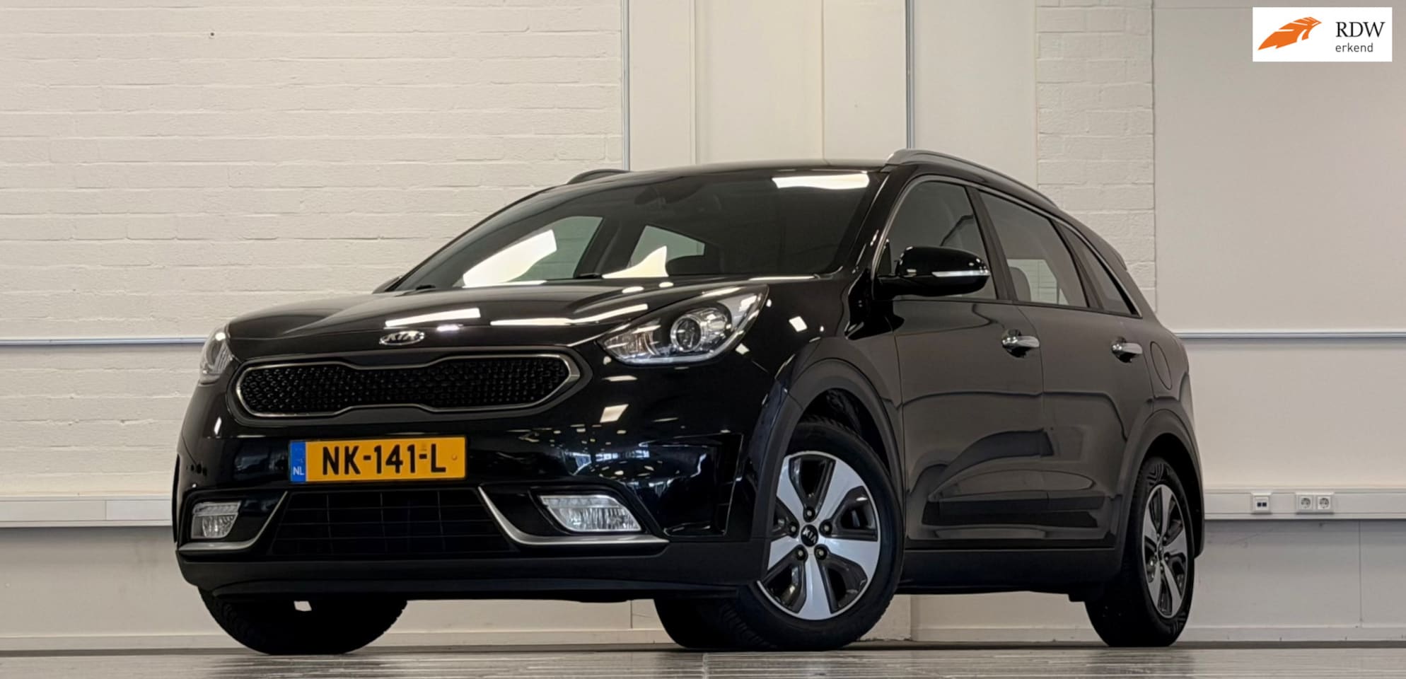 Kia Niro - 1.6 GDi Hybrid First Edition 100% Dealer onderhouden 2e Eigenaar - AutoWereld.nl