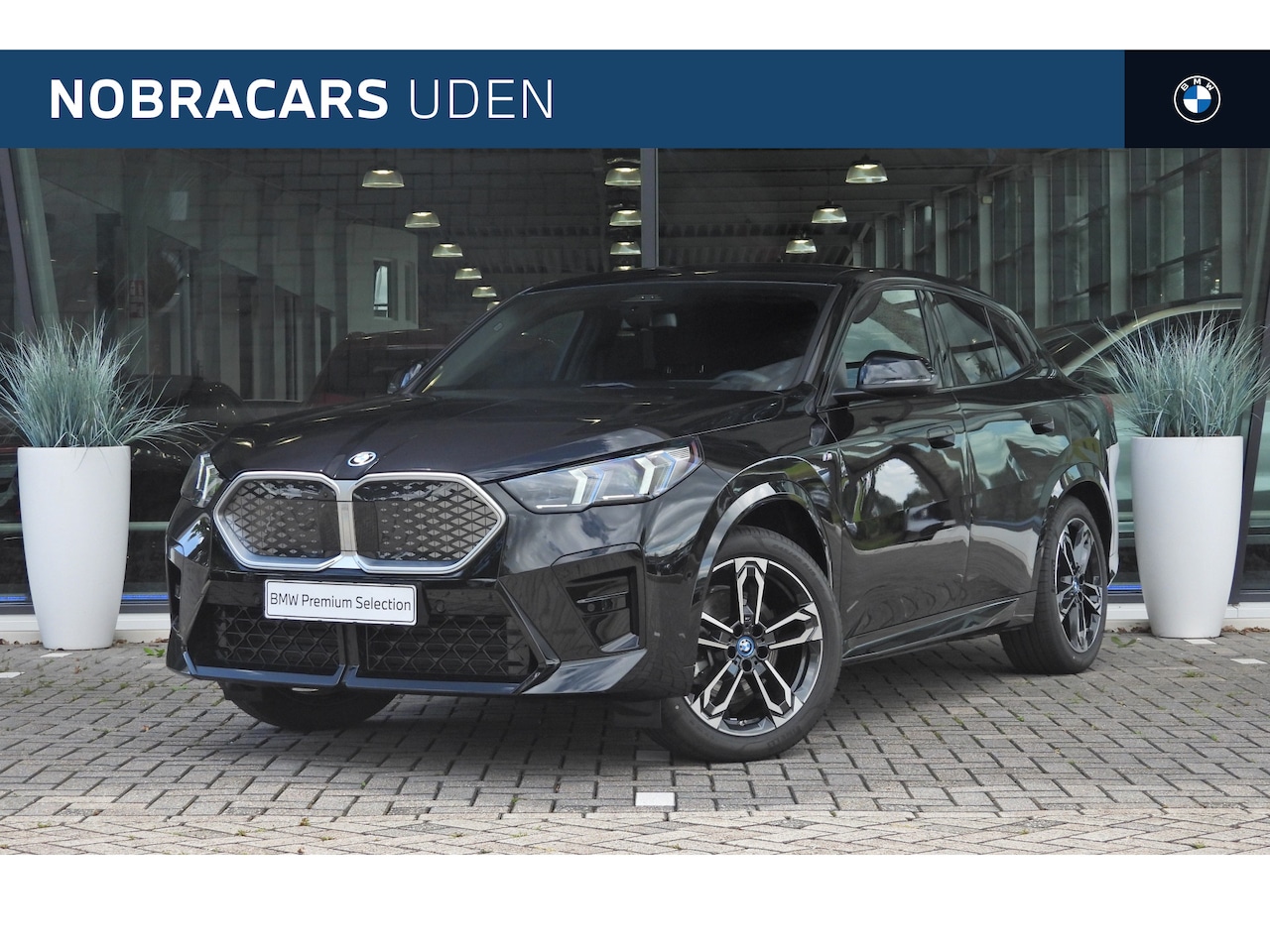 BMW iX2 - xDrive30 M Sport / Comfort Access / Sportstoelen / Stoelverwarming / Adaptieve LED / Head- - AutoWereld.nl