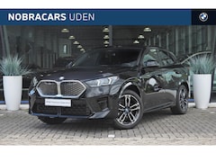 BMW iX2 - xDrive30 M Sport / Comfort Access / Sportstoelen / Stoelverwarming / Adaptieve LED / Head