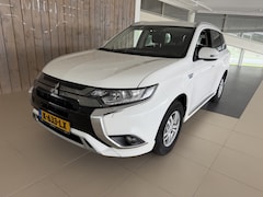 Mitsubishi Outlander - 2.4 PHEV Pure