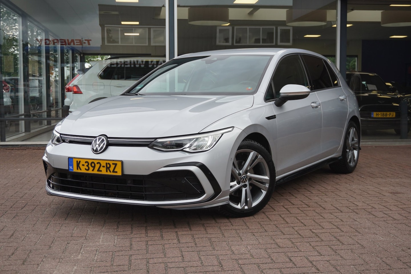 Volkswagen Golf - 1.5 TSI R-Line 5deurs | Airco | Elek. Pakket | Vol opties | Dealerauto | Inruil mogelijk - AutoWereld.nl