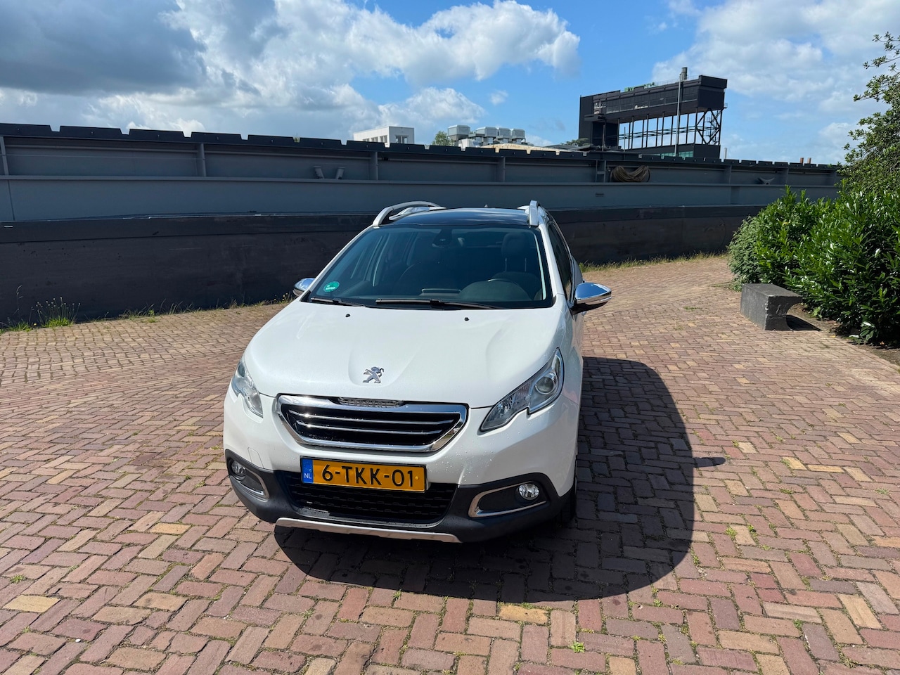 Peugeot 2008 - 1.2 VTi Allure Pack Premium Plus 1.2 VTi Allure Pack Premium Plus - AutoWereld.nl