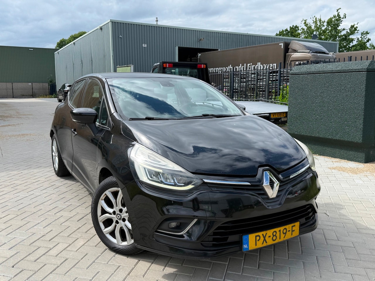 Renault Clio - 1.5 dCi Ecoleader Life (bj 2017) Clima/Euro6/Leer/Navi/PDC - AutoWereld.nl