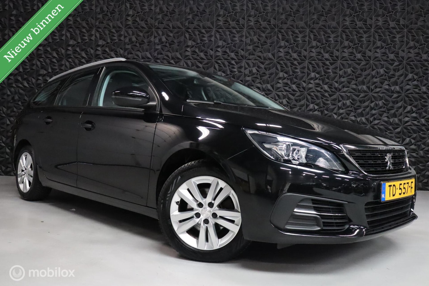 Peugeot 308 SW - 1.2 PureTech Active | Pano | Carplay | P-sens - AutoWereld.nl