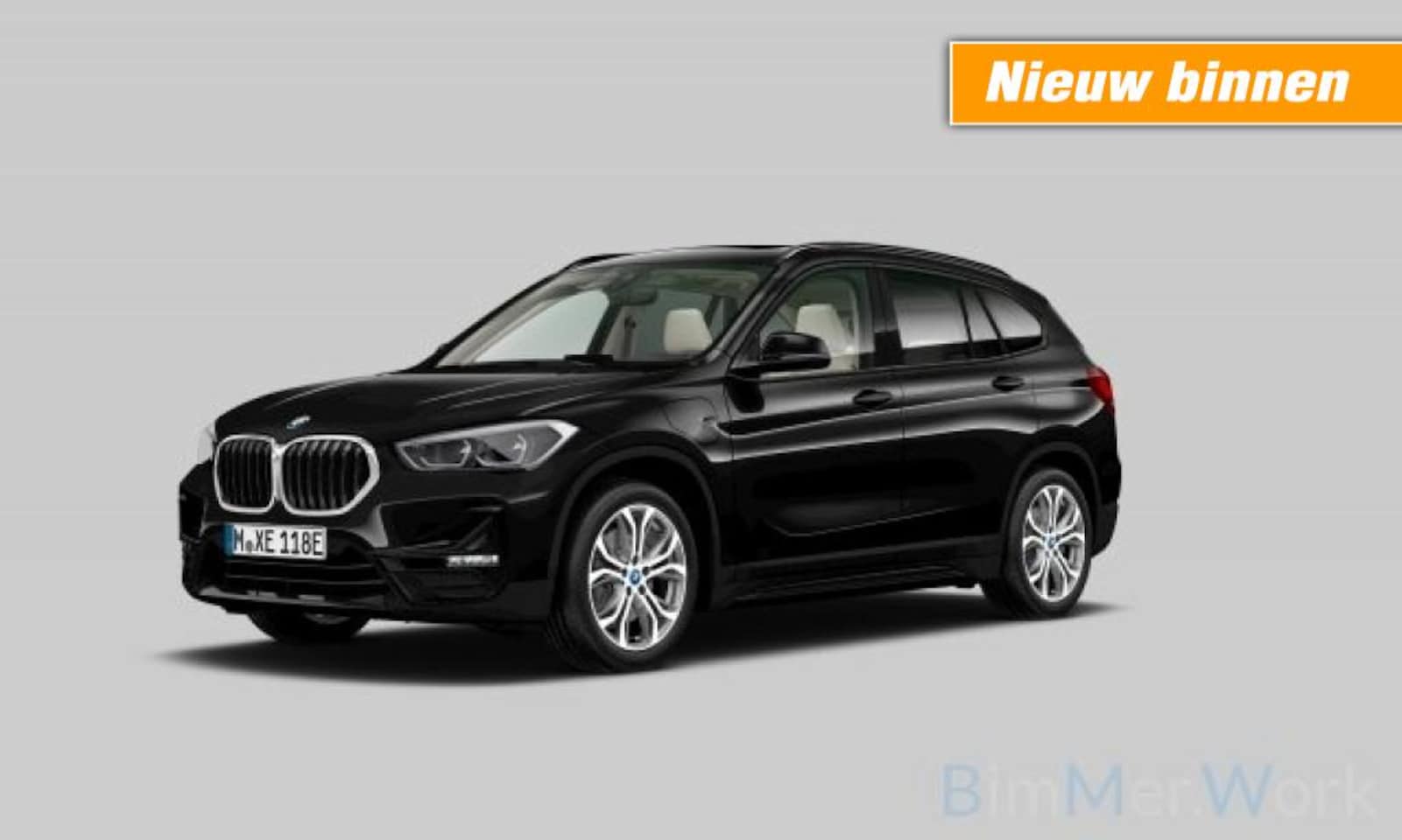 BMW X1 - xDrive25e Sportline,Pano,Sportleer,HUD,Memory,Carplay,Camera,Stuur/stoelverw,Lane Ass.,Ada - AutoWereld.nl