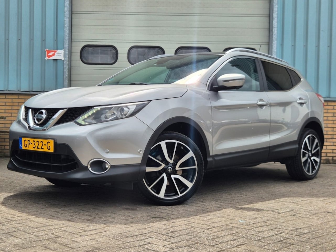 Nissan Qashqai - 1.6 Tekna 17" 1.6 TEKNA 17 - AutoWereld.nl