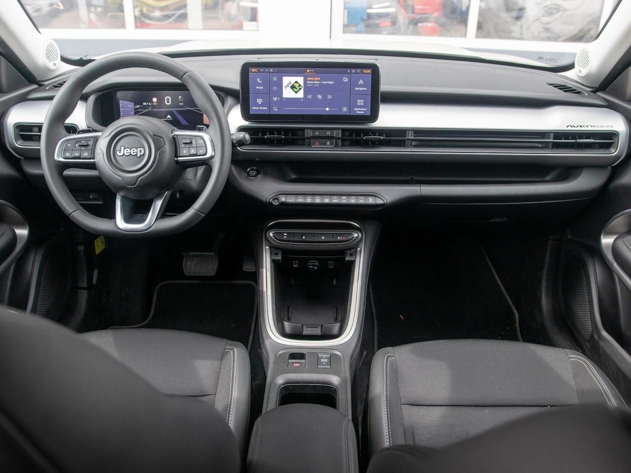 Jeep Avenger - 1.2 e-Hybrid Summit | Infotainment&Convenience Pack - AutoWereld.nl