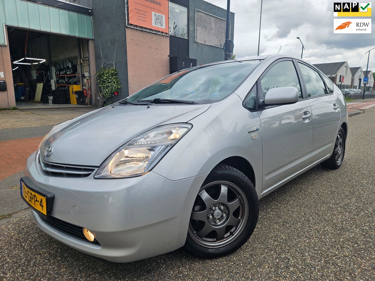 Toyota Prius - 1.5 VVT-i Tech Edition GARANTIE - AutoWereld.nl