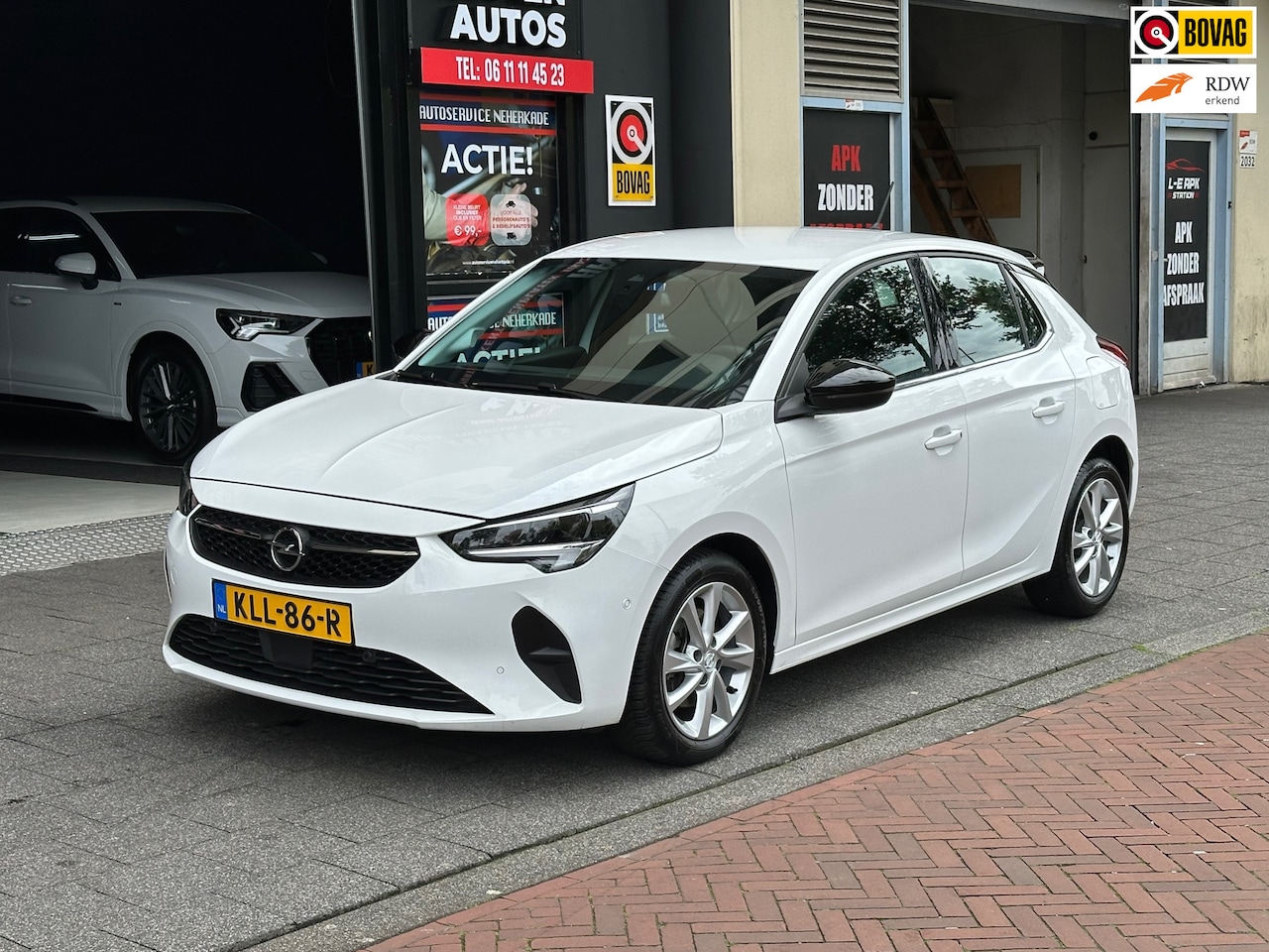 Opel Corsa - 1.2 Elegance Aut Leer Airco Camera Carplay PDC - AutoWereld.nl