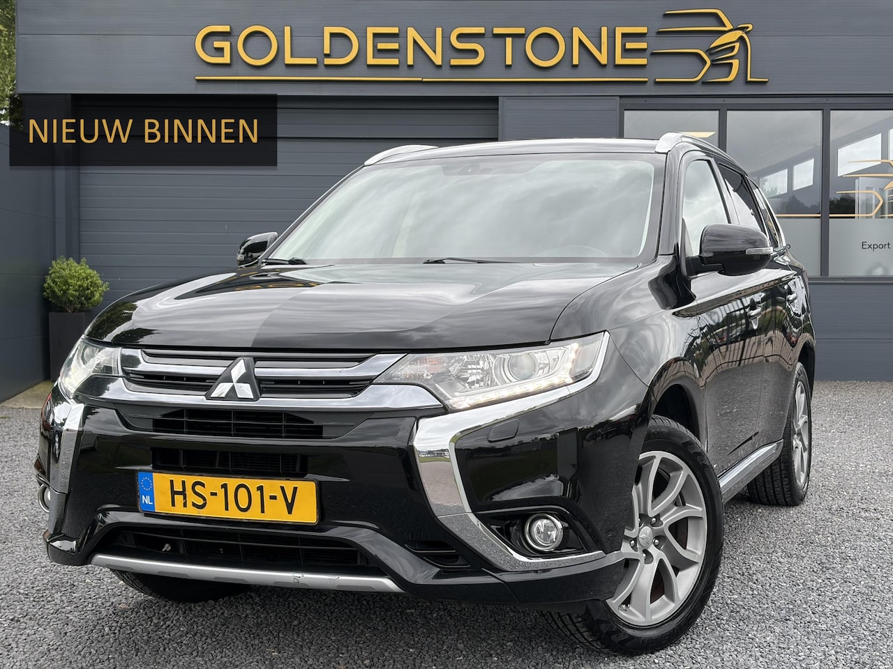 Mitsubishi Outlander - 2.0 PHEV Business Edition 2e Eigenaar,Camera,Keyless,Navi,Alcantara-Halfleder,Bj 12-2015,C - AutoWereld.nl