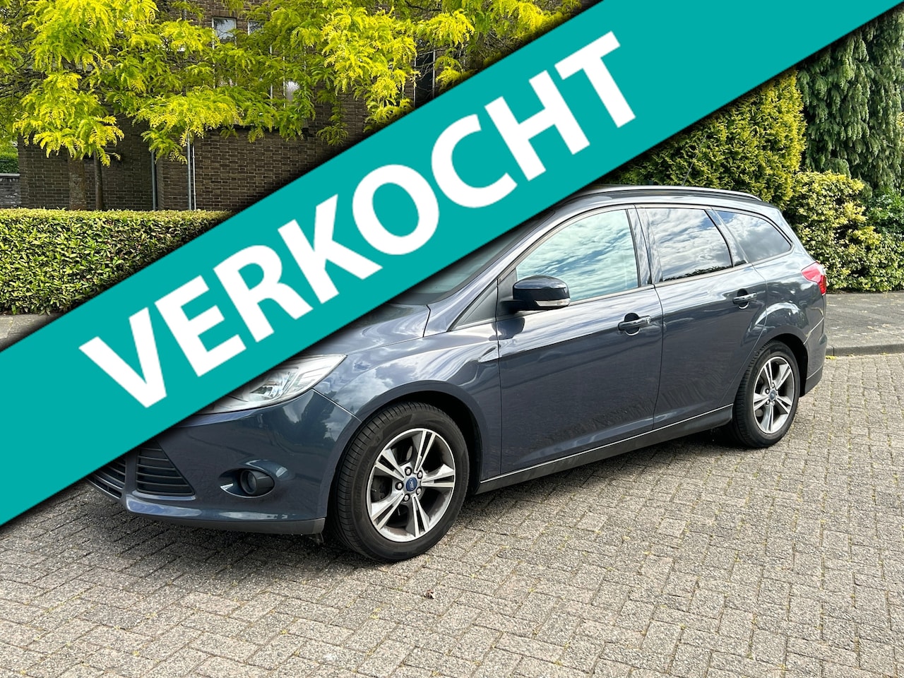 Ford Focus Wagon - 1.0 EcoBoost Titanium tik in motor! trekhaak! 6-bak! trekhaak! - AutoWereld.nl