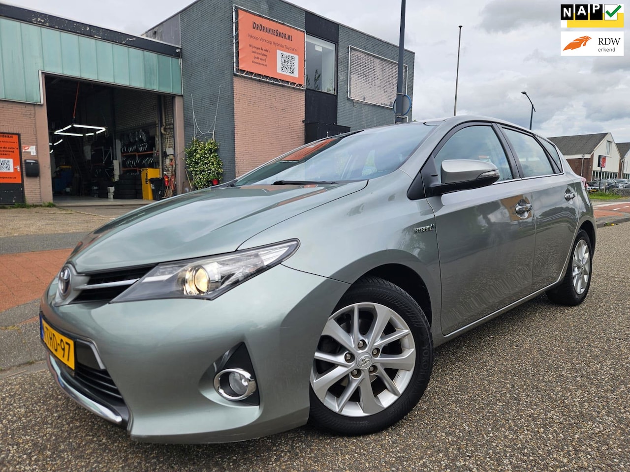 Toyota Auris - 1.8 Hybrid Dynamic GARANTIE - AutoWereld.nl