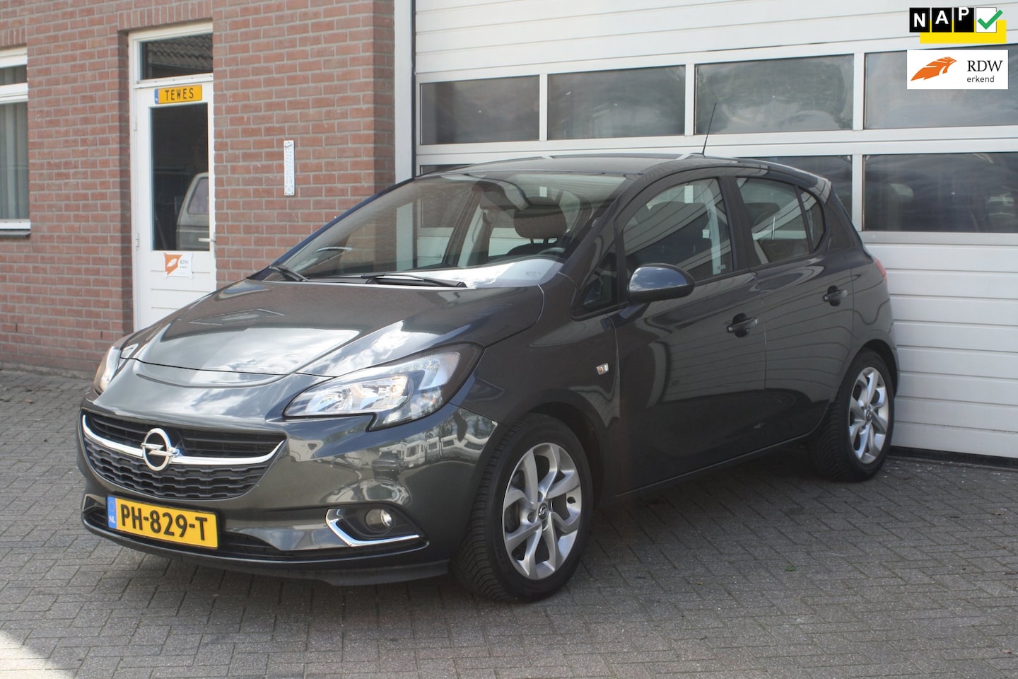 Opel Corsa - 1.4 Online Edition.Garantie, Nederlandse Auto, Nap, Stoelverwarming, Stuur verwarming, Par - AutoWereld.nl
