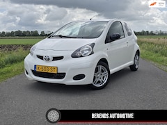 Toyota Aygo - 1.0-12V Navigator I Airco I Licht metalen velgen
