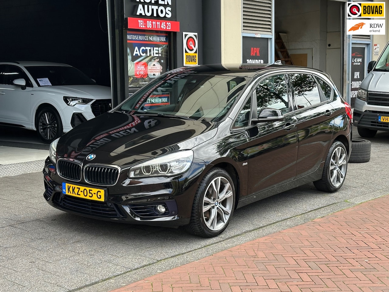 BMW 2-serie Active Tourer - 220i High Executive Aut Navi Clima PDC Stoelverwarming - AutoWereld.nl