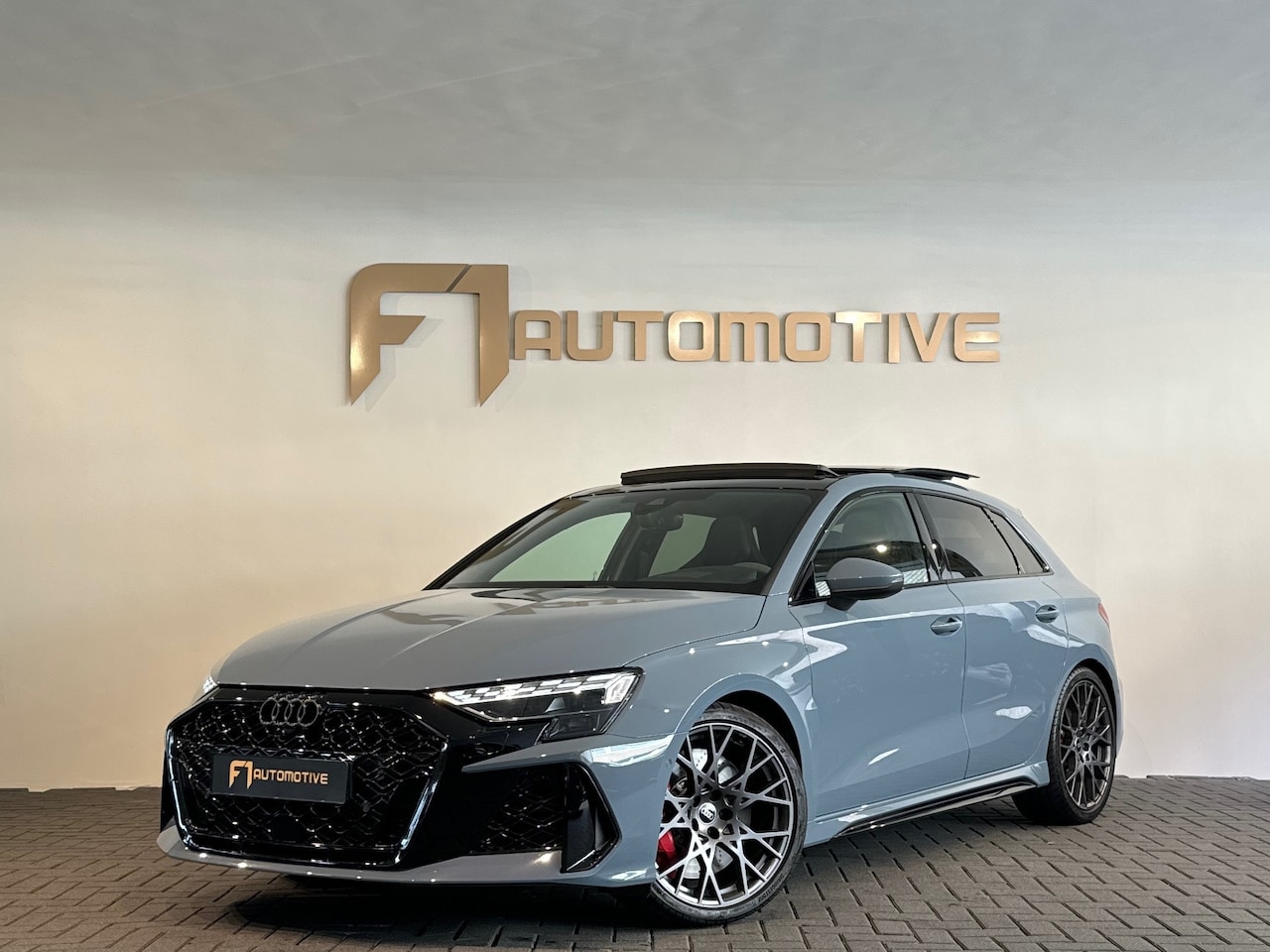 Audi RS3 - Sportback 2.5 TFSI quattro Pano|Kuip|HuD|Sonos|Keyless - AutoWereld.nl