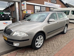 Skoda Octavia Combi - 1.6 Classic