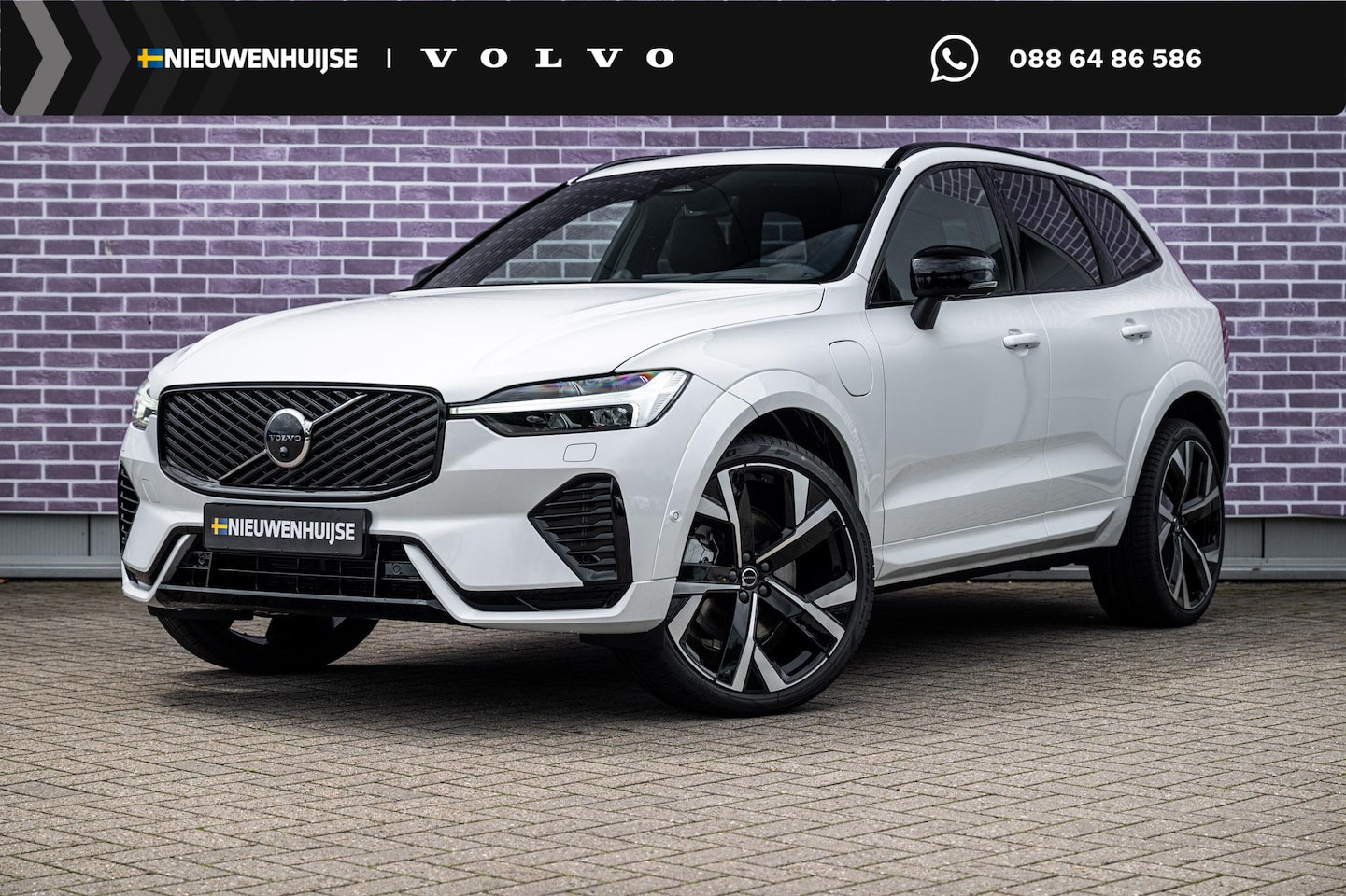 Volvo XC60 - 2.0 T8 Plug-in hybrid AWD Ultra Dark Executive Edition | Luchtvering | 22" | Gelamineerd G - AutoWereld.nl