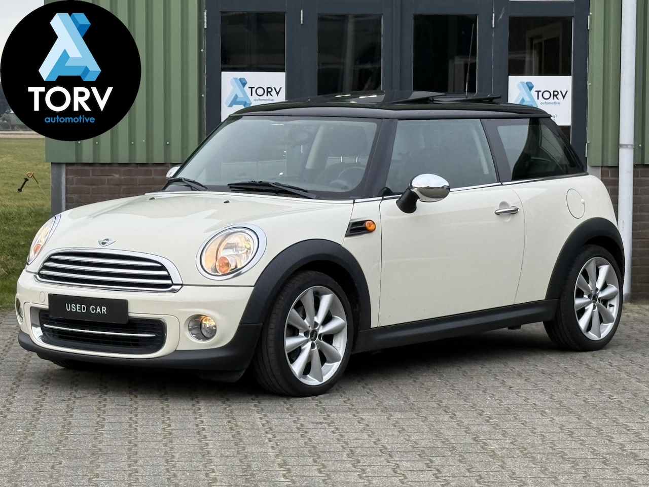 MINI 3-Deurs - 1.6 Cooper Pepper | Panorama dak | 17" | Climate Control | Nieuwe APK - AutoWereld.nl