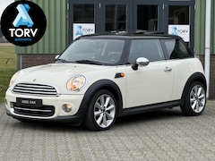 MINI 3-Deurs - 1.6 Cooper Pepper | Panorama dak | 17" | Climate Control | Nieuwe APK