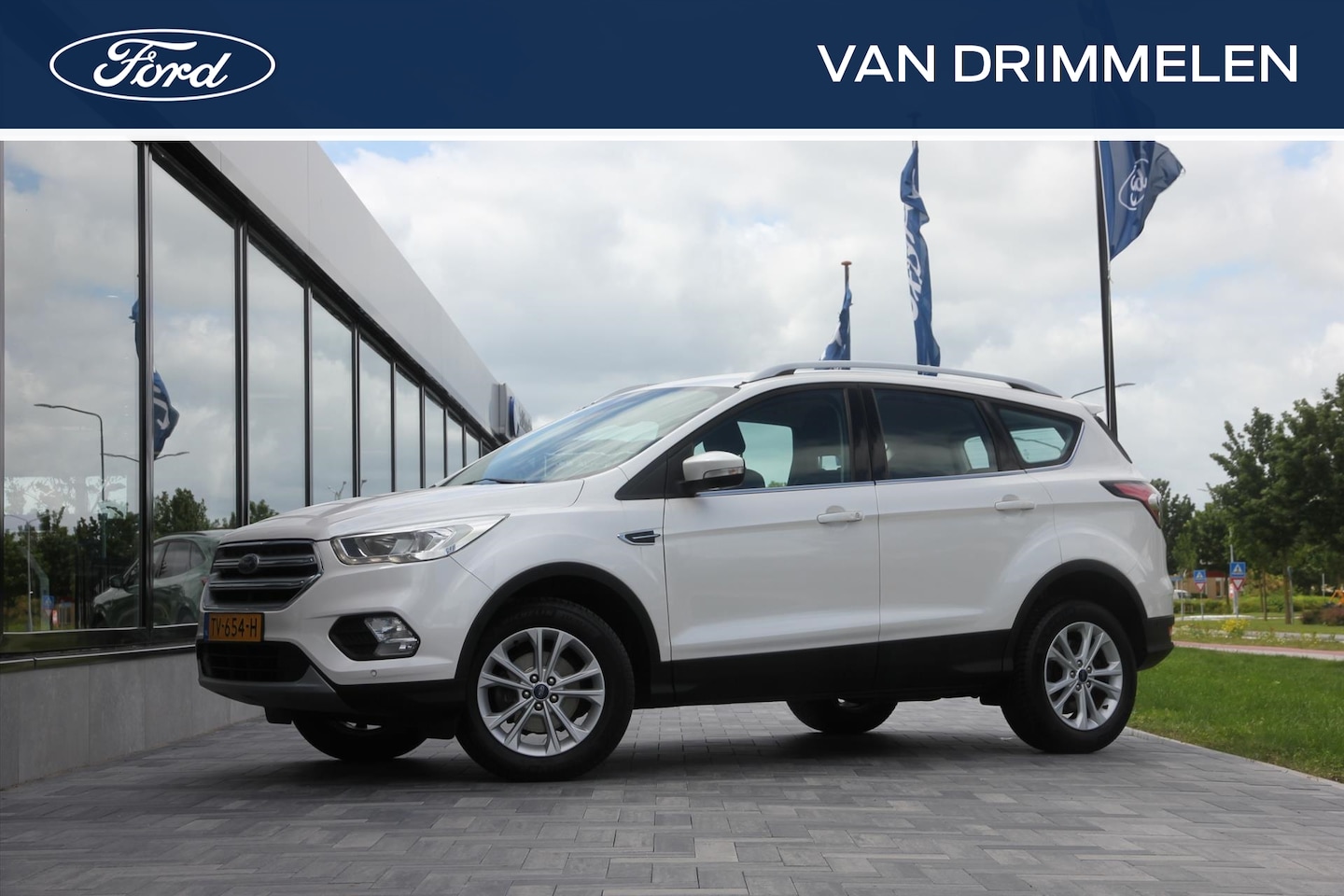 Ford Kuga - 1.5 EcoBoost 120pk 2WD Titanium | Dealeronderhouden | Trekhaak - AutoWereld.nl